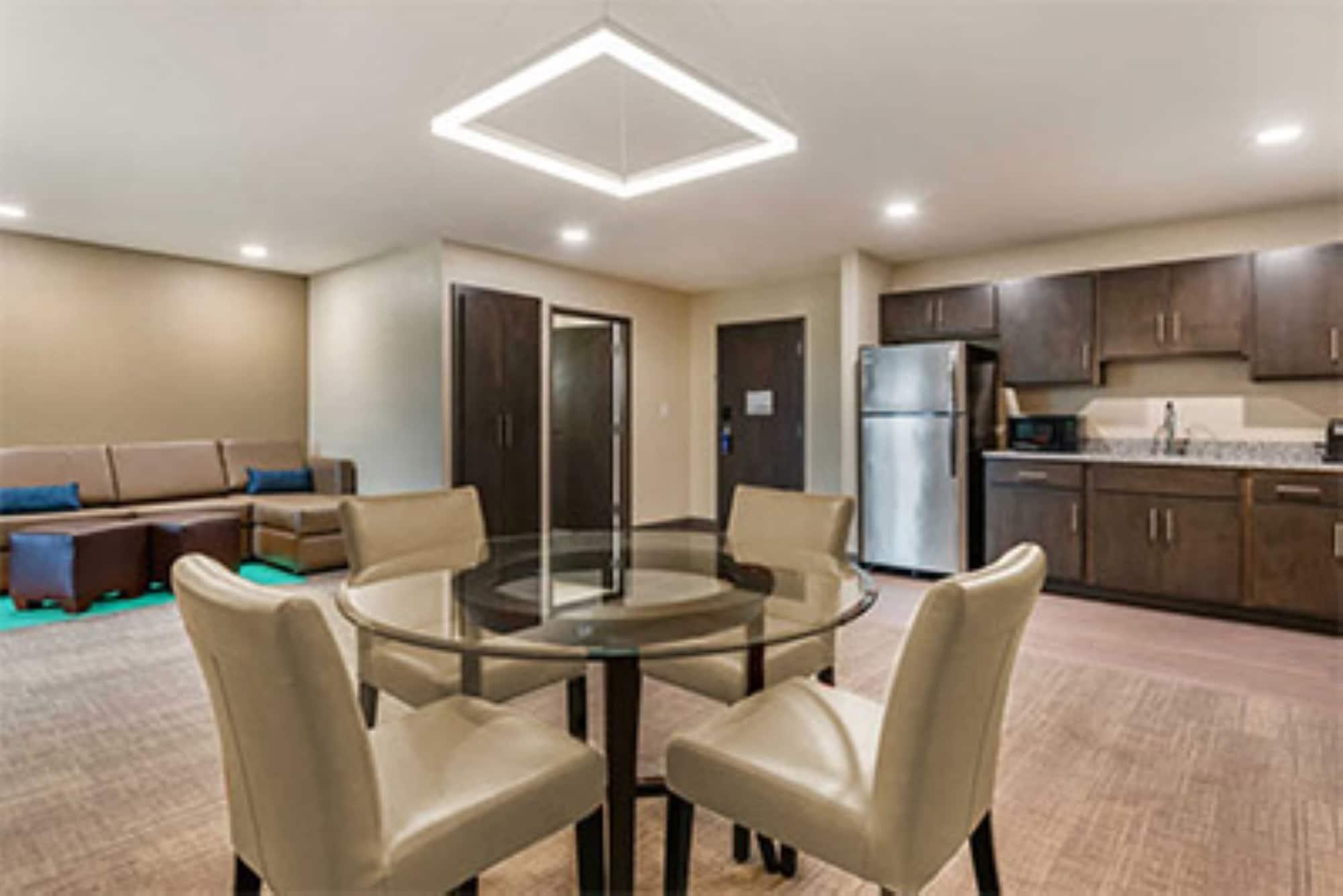 Ameniti Bay - Best Western Signature Collection Fruitville 外观 照片