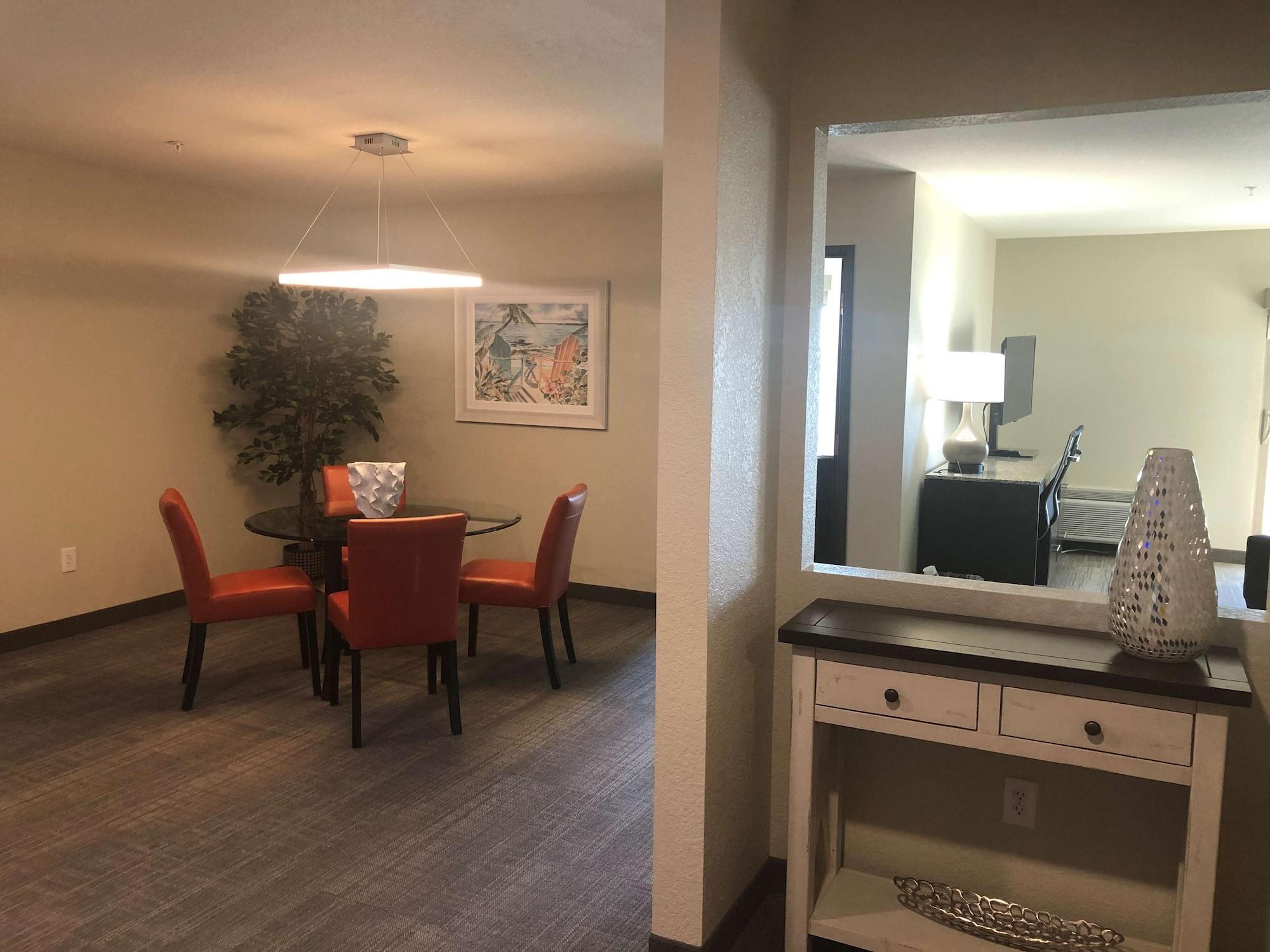 Ameniti Bay - Best Western Signature Collection Fruitville 外观 照片
