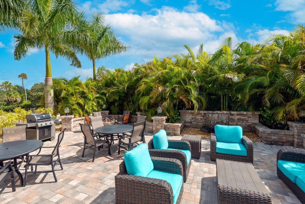 Ameniti Bay - Best Western Signature Collection Fruitville 外观 照片